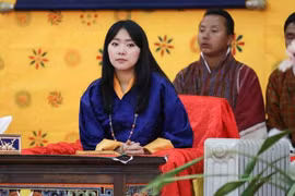 Công chúa Bhutan sống kín tiếng, xinh đẹp gây bão mạng