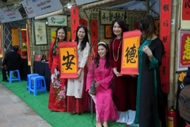 Hà Nội: Người dân háo hức đi Hội chữ đầu xuân