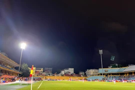 VPF đề nghị xử lý sự cố dàn đèn trên SVĐ Hàng Đẫy