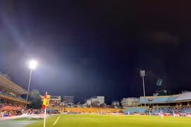 VPF đề nghị xử lý sự cố dàn đèn trên SVĐ Hàng Đẫy