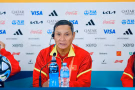 HLV Mai Đức Chung: "Đội tuyển Việt Nam không đến World Cup du lịch"