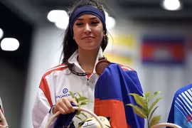 Hot girl taekwondo Campuchia gây sốt SEA Games 32 là ai?
