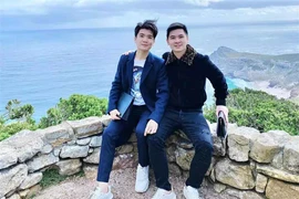 Con trai cả bầu Hiển nhắn nhủ gì em trai ngày sinh nhật?