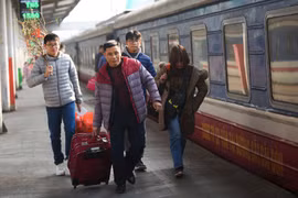 Những chuyến tàu cuối năm đong đầy cảm xúc