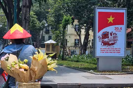 Hà Nội rực rỡ cờ hoa chào mừng ngày thống nhất Đất nước