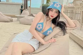 Gái xinh 2 triệu fan không ngại khoe vòng 1 căng mọng