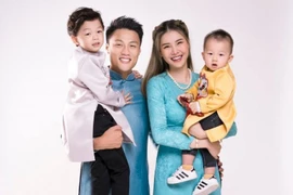 Lấy chồng cầu thủ, Kỳ Hân rời bỏ sàn catwalk bán hàng online