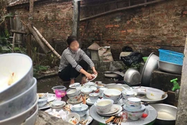 Cơn ác mộng mang tên “rửa bát” của hội chị em ngày Tết