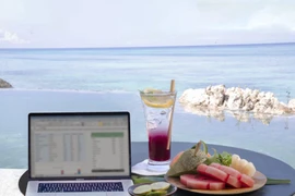 “Workcation” xu hướng mới của giới trẻ chán “cắm rễ” văn phòng