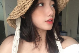 Gái xinh Đà Nẵng khoe góc nghiêng khiến dân mạng rần rần thả tim