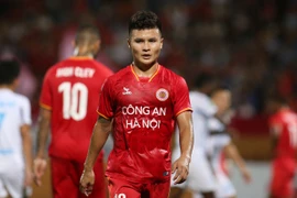 HLV Vũ Hồng Việt chê CLB CAHN chưa biết cách dùng Quang Hải