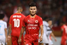 HLV Vũ Hồng Việt chê CLB CAHN chưa biết cách dùng Quang Hải