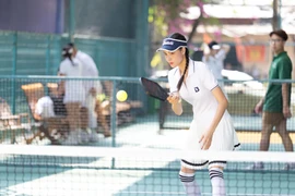 Vợ siêu mẫu của Mạc Hồng Quân say mê với pickleball