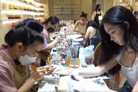 Làm đẹp ngày cận Tết: Phục vụ đến đêm