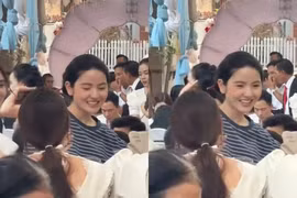 Chu Thanh Huyền đi ăn cỗ ở quê bị “bà hàng xóm” lén quay