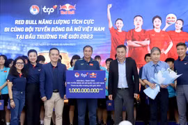 Tập huấn trở về, đội tuyển nữ Việt Nam nhận "cơn mưa" tiền thưởng