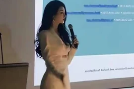 Bị chụp lén, cô giáo xinh đẹp được netizen truy tìm danh tính