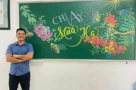 Thầy giáo Nghệ An vẽ trang trí bảng đẹp ngỡ ngàng