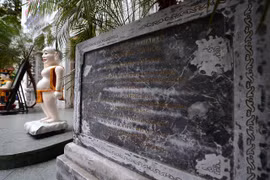 Tận mục khu đất 'kim cương' phía tây Hồ Gươm