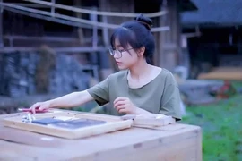 Sau hai năm im ắng, nữ YouTuber Lý Tử Thất quyết định "chơi lớn"