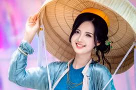 Diện cổ phục siêu đẹp, nữ tiếp viên hàng không gây sốt mạng