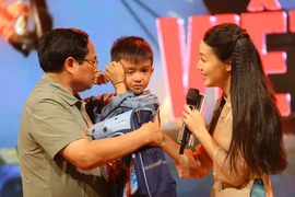 Nữ MC dẫn “Điểm tựa Việt Nam” lấy triệu giọt nước mắt