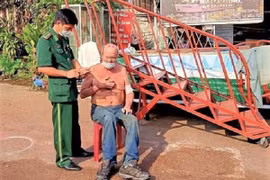 Dân Sài Gòn choáng váng thấy người đàn ông Mỹ nhảy xuống sông