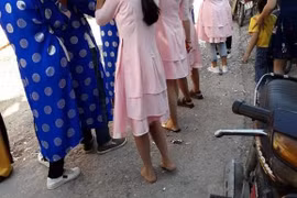 Lại xuất hiện dàn bê tráp kém duyên làm dân mạng 'giận tím người'