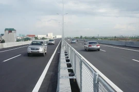 Đề xuất đường Vành đai 4 có làn trên cao