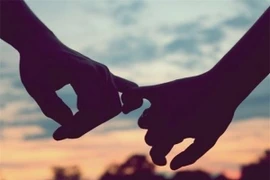 Con trai chào đời, chồng cay đắng nhận ra bị vợ yêu “gài bẫy“