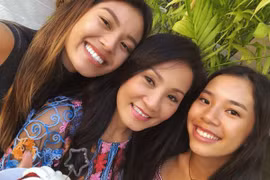 Chân dung hai con gái xinh đẹp của Hồng Đào được ví như chị em với mẹ