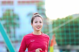 Nữ cầu thủ được tập trung cho ASIAD 19 đẹp miễn chê trên sân tập