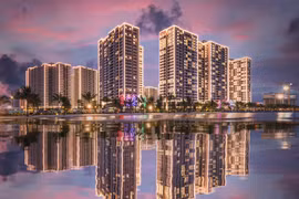 Vì sao cổ phiếu VHM 'tím lịm' từ đầu phiên giao dịch hôm nay? 