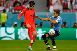 Biết gì về chiếc mặt nạ tỷ USD của Son Heung-min?