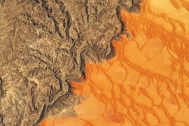 Kinh ngạc những bức ảnh chụp từ vệ tinh như tác phẩm nghệ thuật