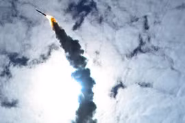 Phóng 4 tên lửa tốn 20 triệu USD, Mỹ phá hủy được một mục tiêu