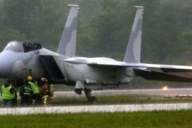 Tiêm kích F-15QA hiện đại nhất thế giới lao khỏi đường băng