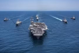 Sức mạnh vượt trội của tàu sân bay Mỹ vừa vào biển Đông