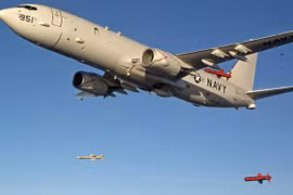 P-8 Poseidon như "hổ mọc thêm cánh" khi được nâng cấp khả năng ném bom