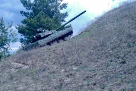 Ukraine hồi sinh lão tướng T-64, thêm luôn tính năng điều khiển từ xa