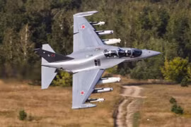 Hải quân Nga nhận hàng loạt Yak-130 để ‘đón’ siêu tàu sân bay tương lai?