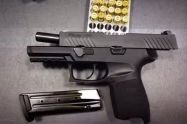 Bất ngờ khi "mổ bụng" súng ngắn M17 sau 25.000 phát bắn