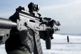 Bắn điểm xạ hai phát một vô dụng, Nga thiết kế lại AK-12