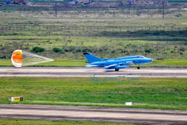 Mãn nhãn với biên đội bốn chiếc tiêm kích - bom Su-22 Việt Nam