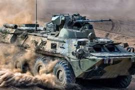 Thiết giáp BTR-82 Nga lại đâm nhau với xe quân sự Mỹ ở Syria