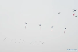 Dàn máy bay hùng hậu của Trung Quốc mừng 100 năm thành lập Đảng