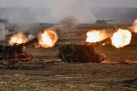 Nga bất ngờ kéo dài tập trận ở Belarus khiến Mỹ và NATO ngỡ ngàng