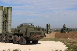 Nga tuyên bố tên lửa S-400 ở Crimea đủ sức hạ mọi máy bay NATO