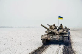 "Điếc không sợ súng": Ukraine vẫn mang T-64B1M ra đối đầu với T-72