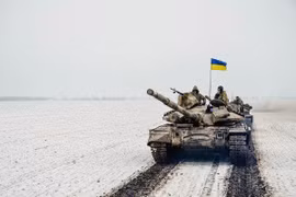 "Điếc không sợ súng": Ukraine vẫn mang T-64B1M ra đối đầu với T-72